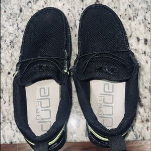 Like new Mens HeyDudes size 8